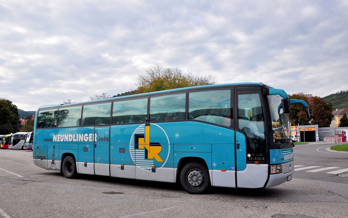 Mercedes Benz O 404 von Neundlinger Reisen aus sterreich am 27.9.2014 in Krems.