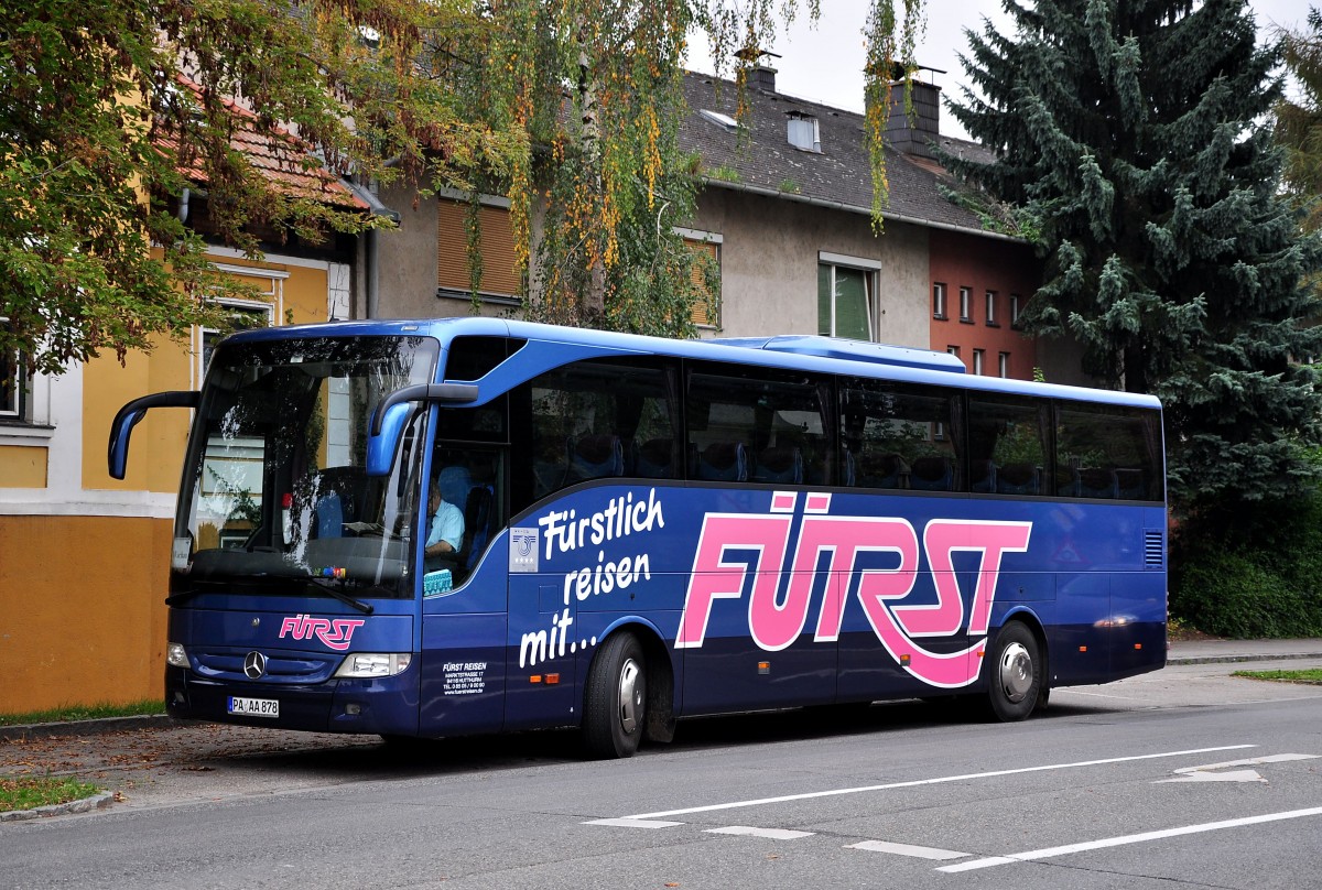 Mercedes Benz Tourismo von F�rst Busreisen aus der BRD am 11.10.2014 in Krems.