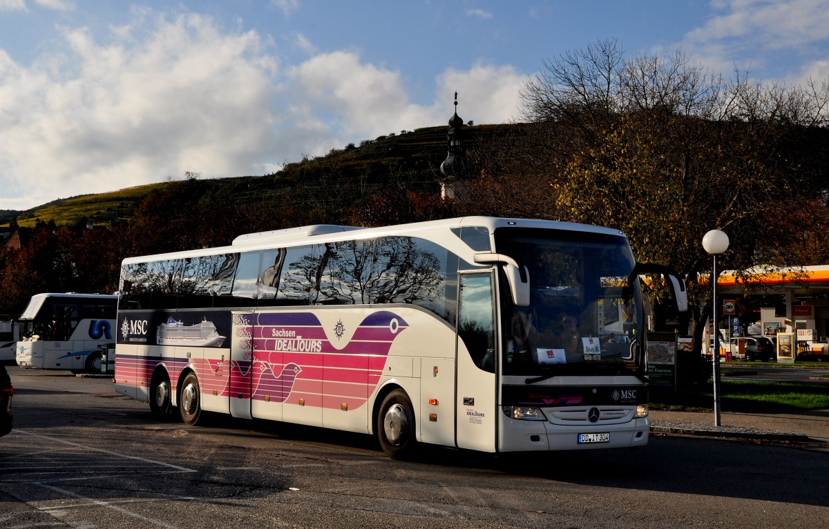 Mercedes Benz Tourismo von IDEAL Tours aus der BRD am 21.10.2014 in Krems.