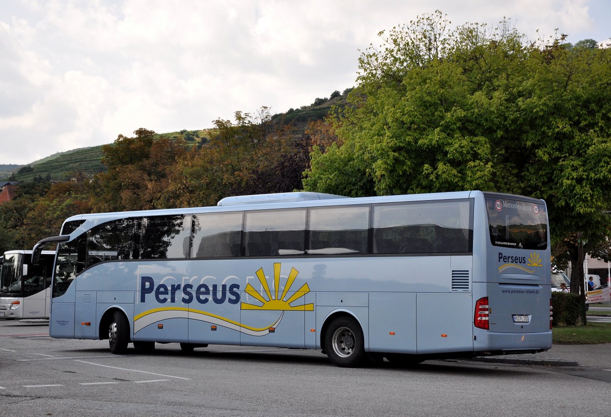 MERCEDES BENZ TOURISMO von PERSEUS Reisen / BRD im Aug. 2013 in Krems.