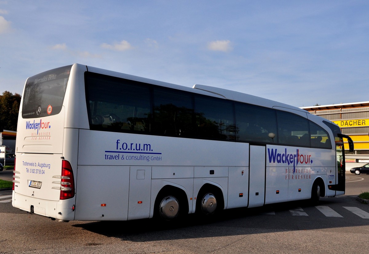 Mercedes Benz Travego von J.Wackerl Reisen aus der BRD am 12.10.2014 in Krems.