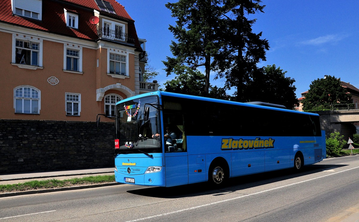 MERCEDES INTOURO aus der CZ am 9.7.2013 in Krems unterwegs.