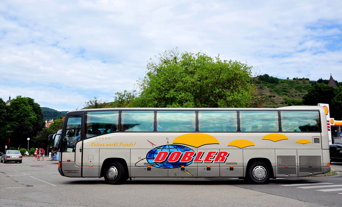 Mercedes O 404 vom Reisebro Dobler aus Obersterreich in Krems gesehen.