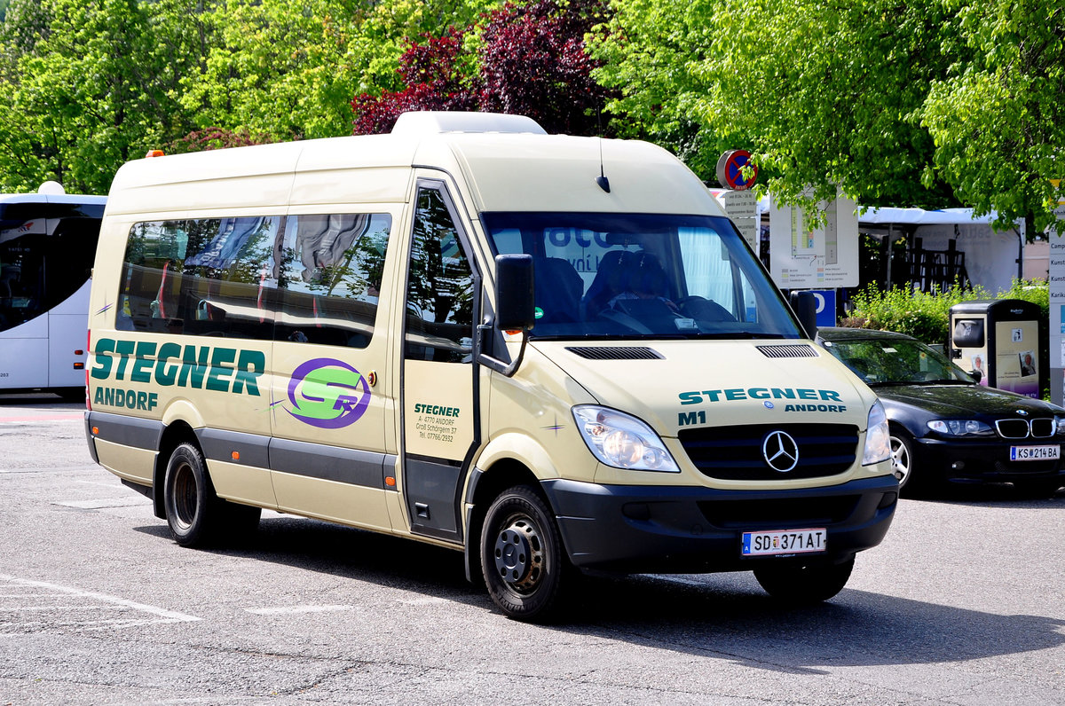 Mercedes Sprinter 518 CDI von Stegner Reisen aus �sterreich in Krems gesehen.