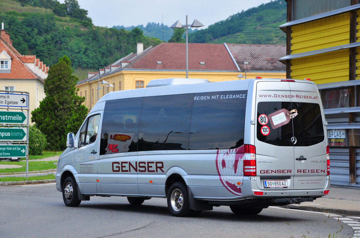 Mercedes Sprinter 519 von Genser Reisen aus �sterreich in Krems gesehen.