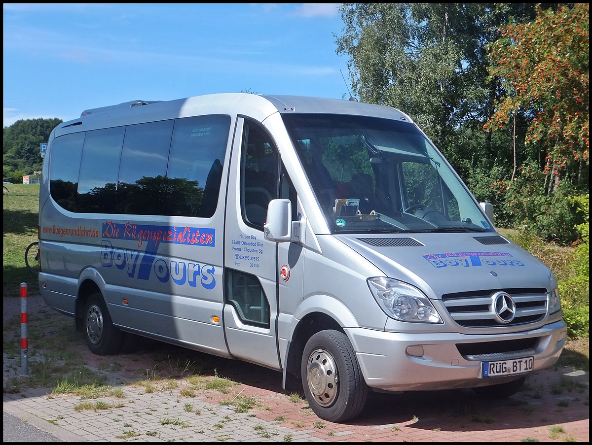 Mercedes Sprinter von BoyTours aus Deutschland in Sassnitz. 