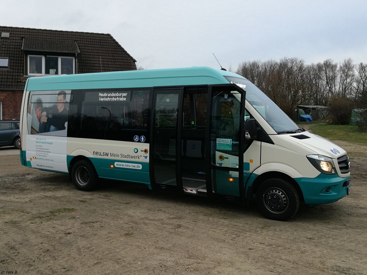 Mercedes Sprinter der Neubrandenburger Verkehrsbetriebe in Neubrandenburg. 