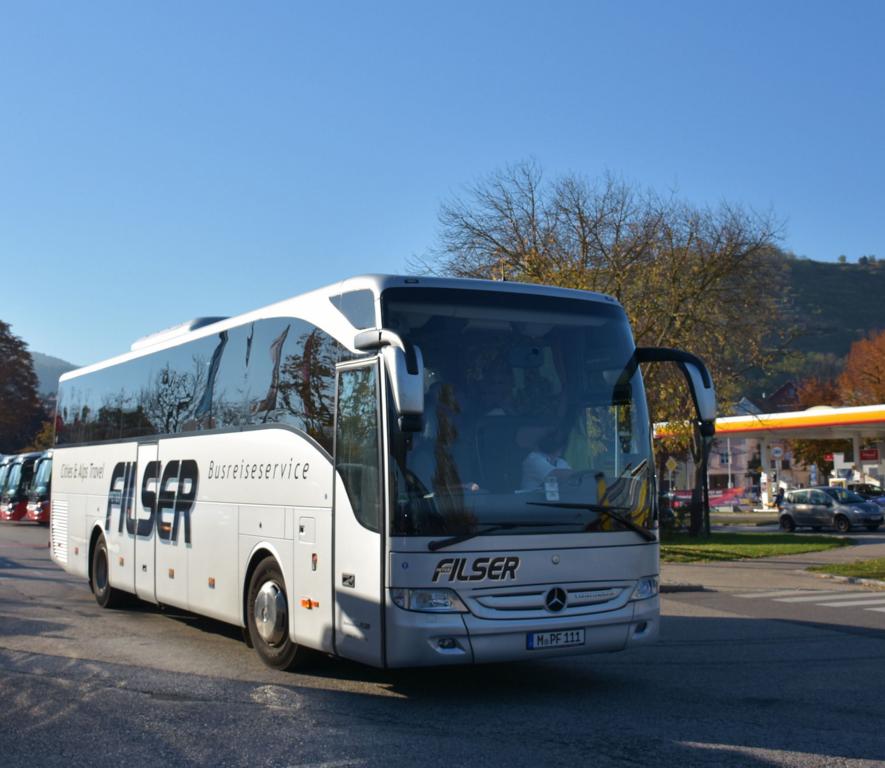 Mercedes Tourismo von FILSER Reisen aus der BRD Okt. 2017 in Krems.