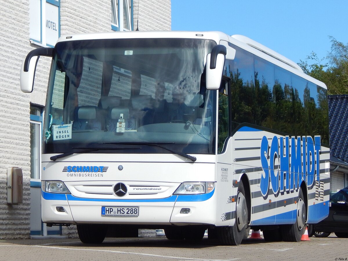 Mercedes Tourismo K von Schmidt aus Deutschland im Gewerbegebiet Sassnitz.