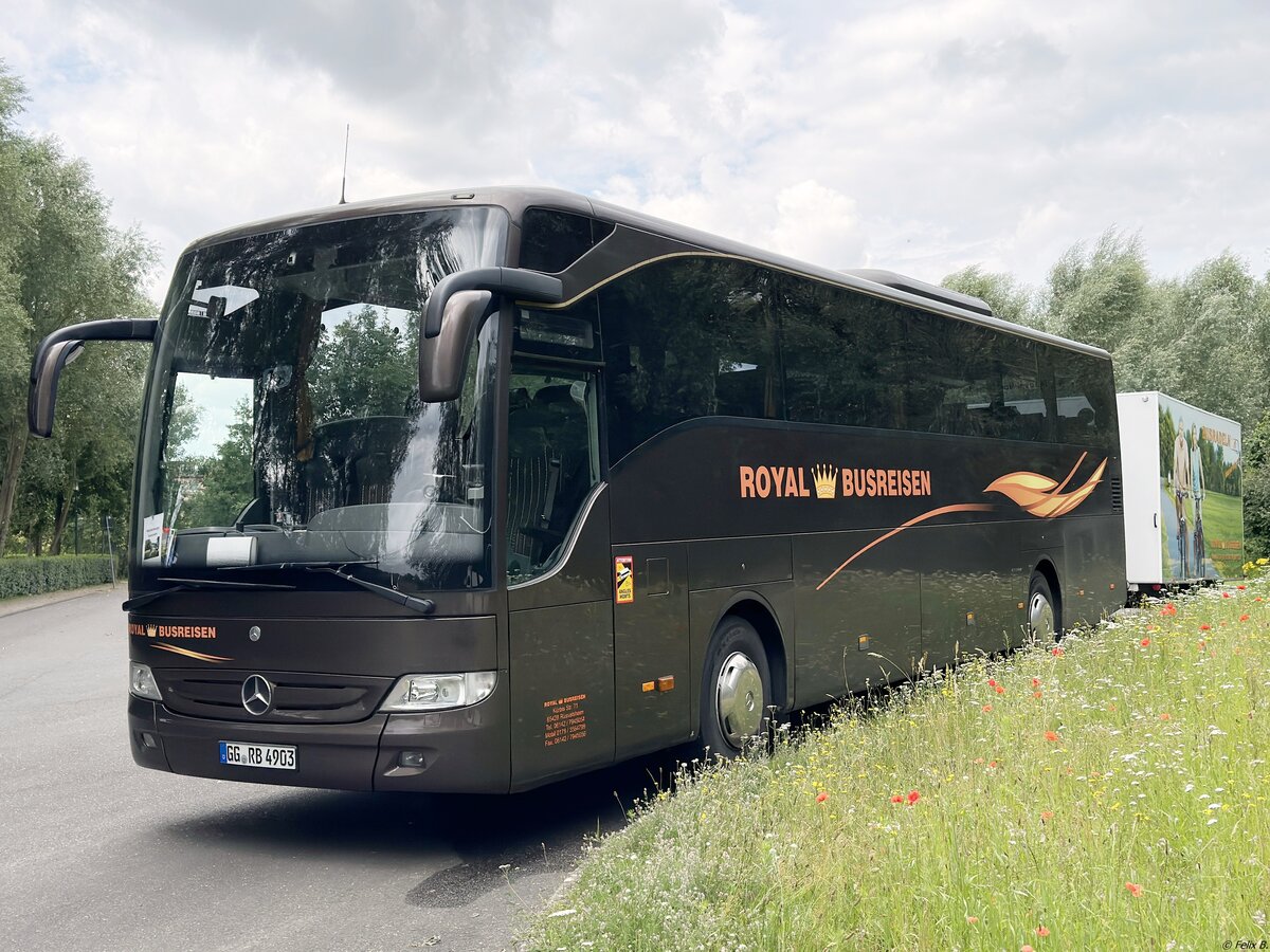 Mercedes Tourismo von Royal Busreisen aus Deutschland mit Anhänger in Plau am See.