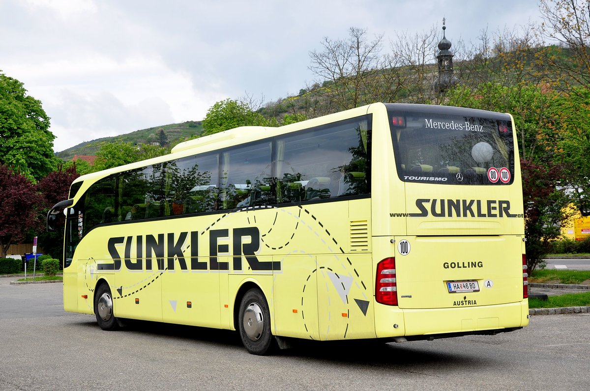 Mercedes Tourismo von Sunkler Reisen aus sterreich in Krems gesehen.