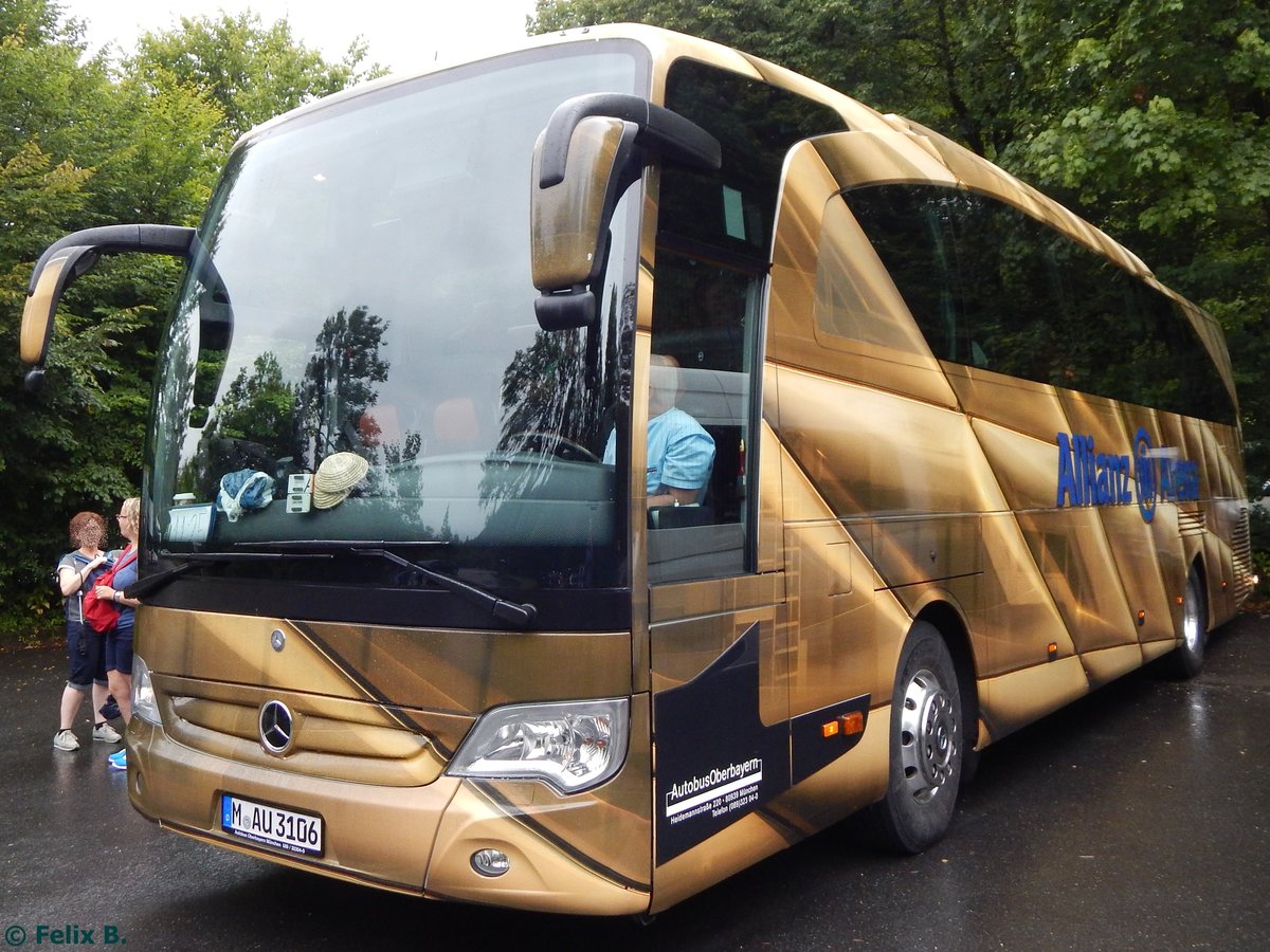 Mercedes Travego von Autobus Oberbayern aus Deutschland beim Schloss Linderhof.