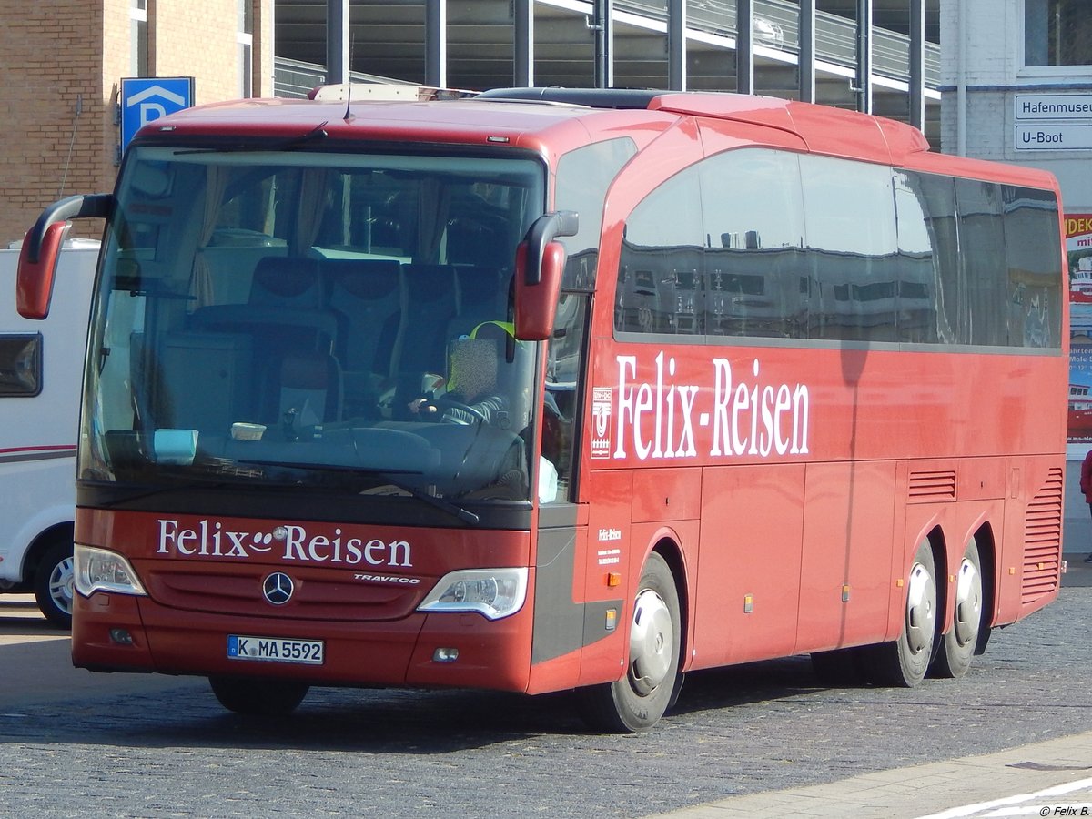 Mercedes Travego von Felix-Reisen aus Deutschland im Stadthafen Sassnitz. 