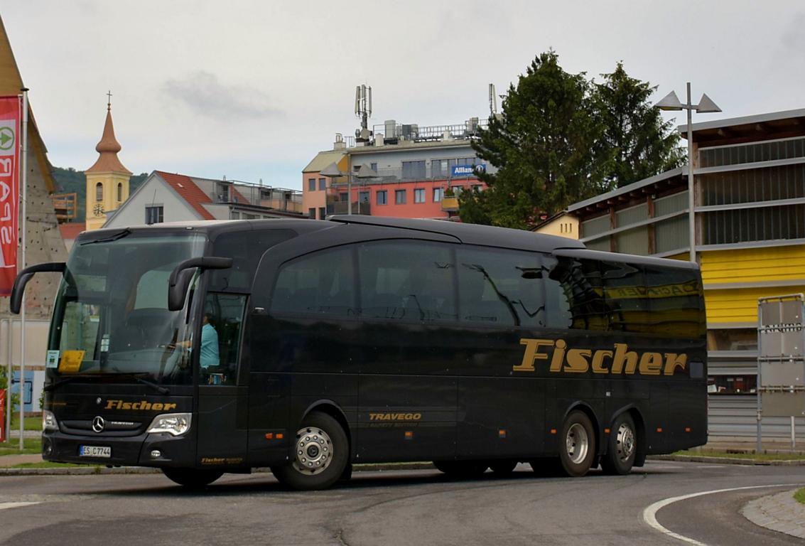 Mercedes Travego von Fischer Reisen aus der BRD 2018 in Krems gesehen.