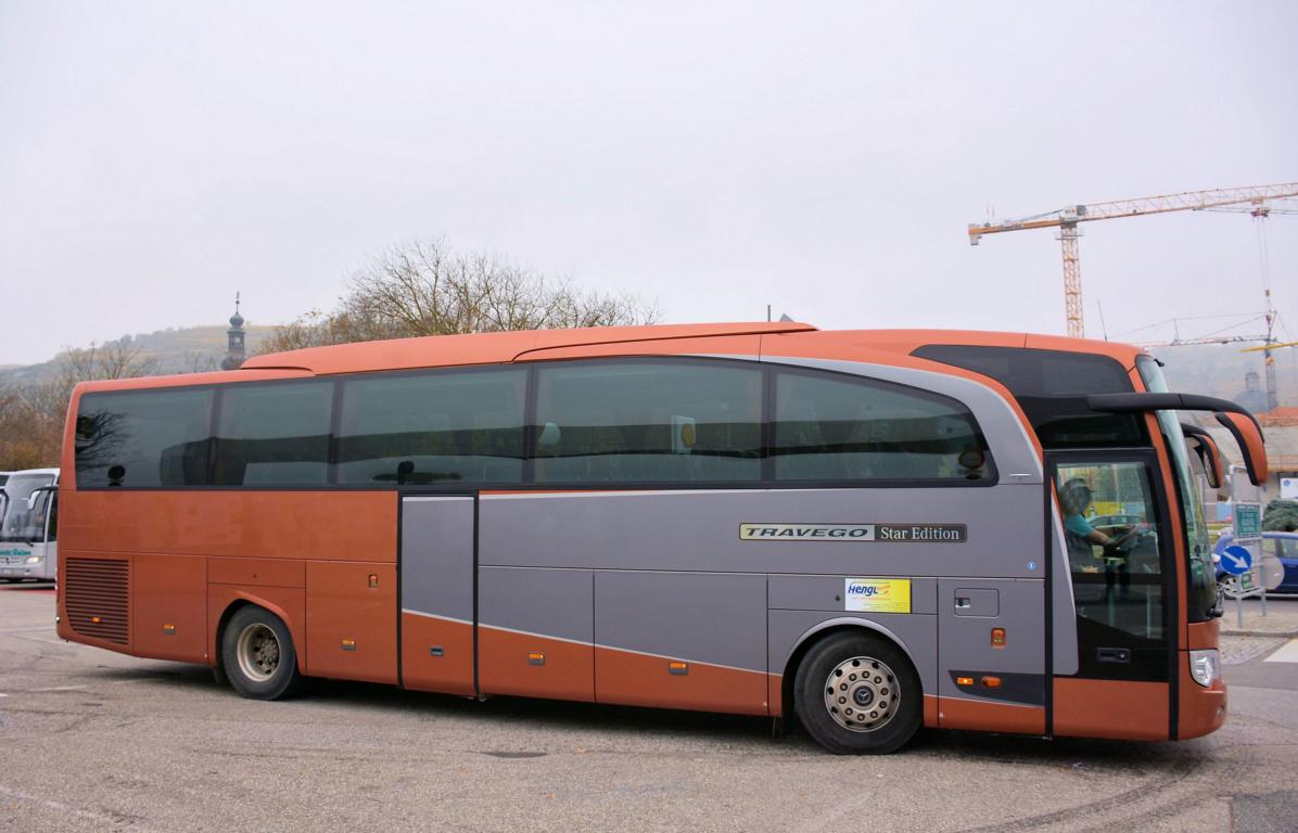 Mercedes Travego von HENGEL Reisen aus der BRD 10/2017 in Krems.