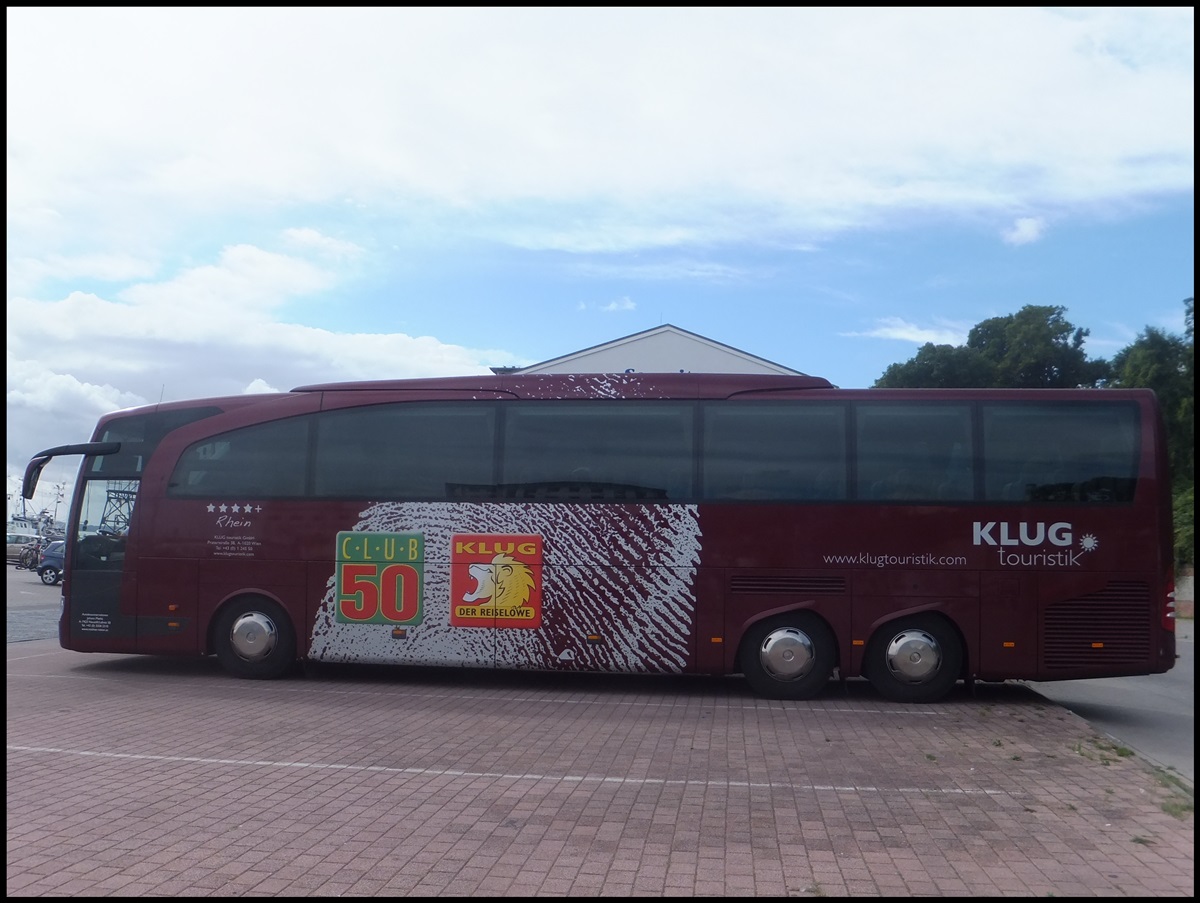 Mercedes Travego von J. Math aus sterreich im Stadthafen Sassnitz.