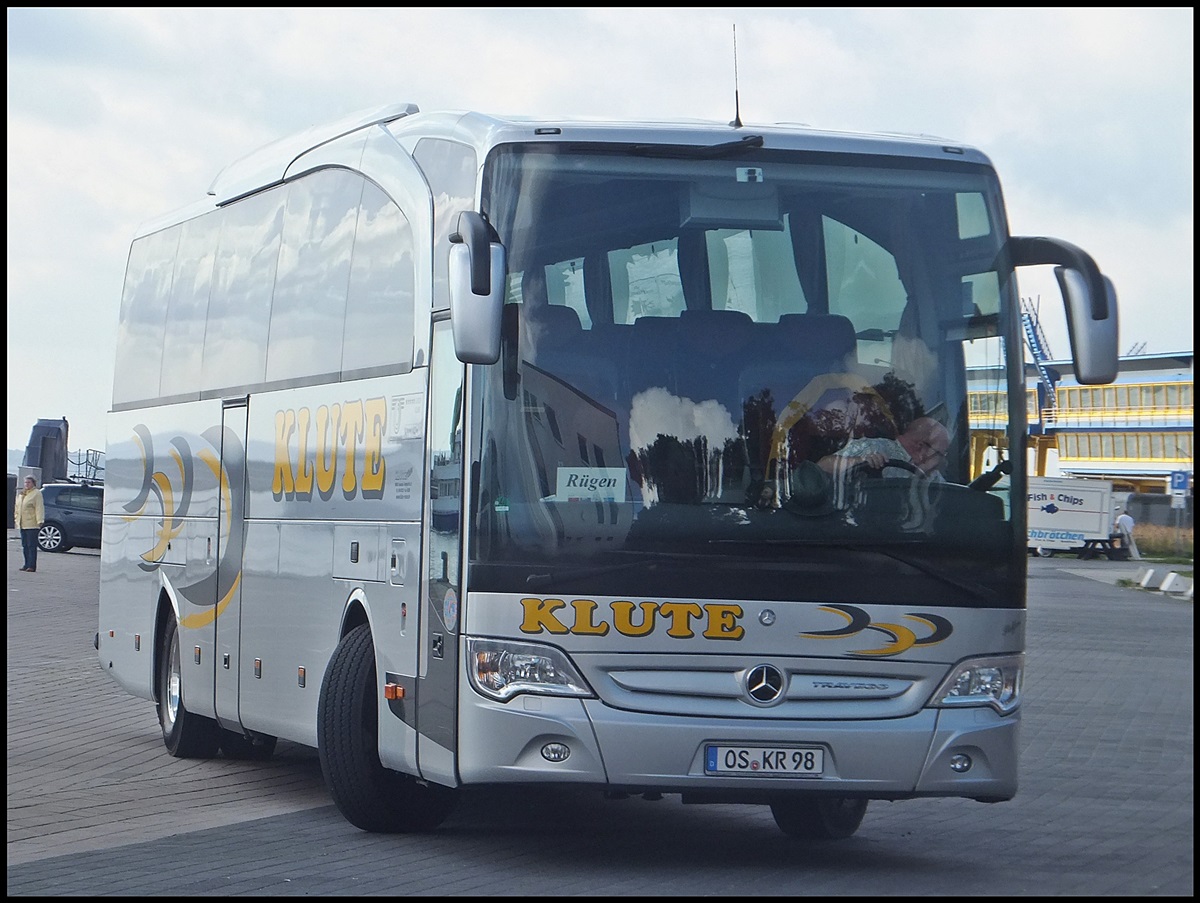 Mercedes Travego von Klute aus Deutschland im Stadthafen Sassnitz.