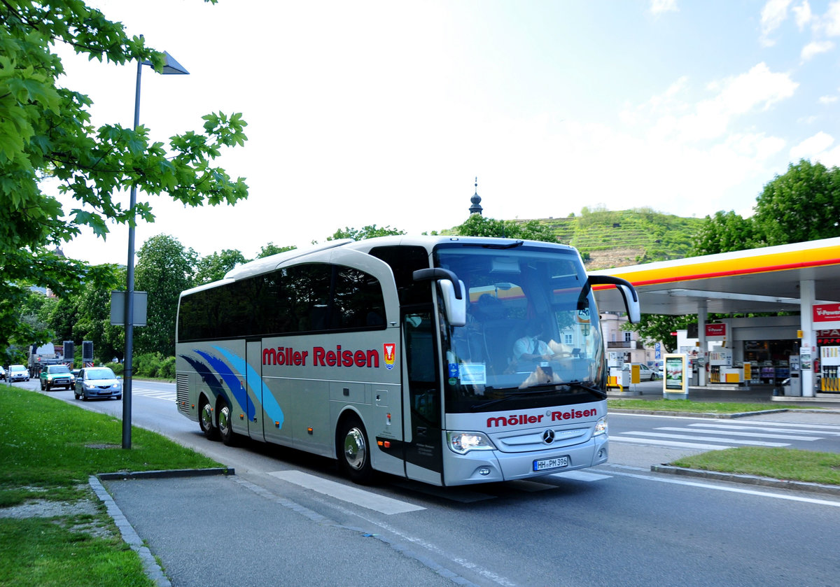 Mercedes Travego von Mller Reisen aus der BRD in Krems unterwegs.