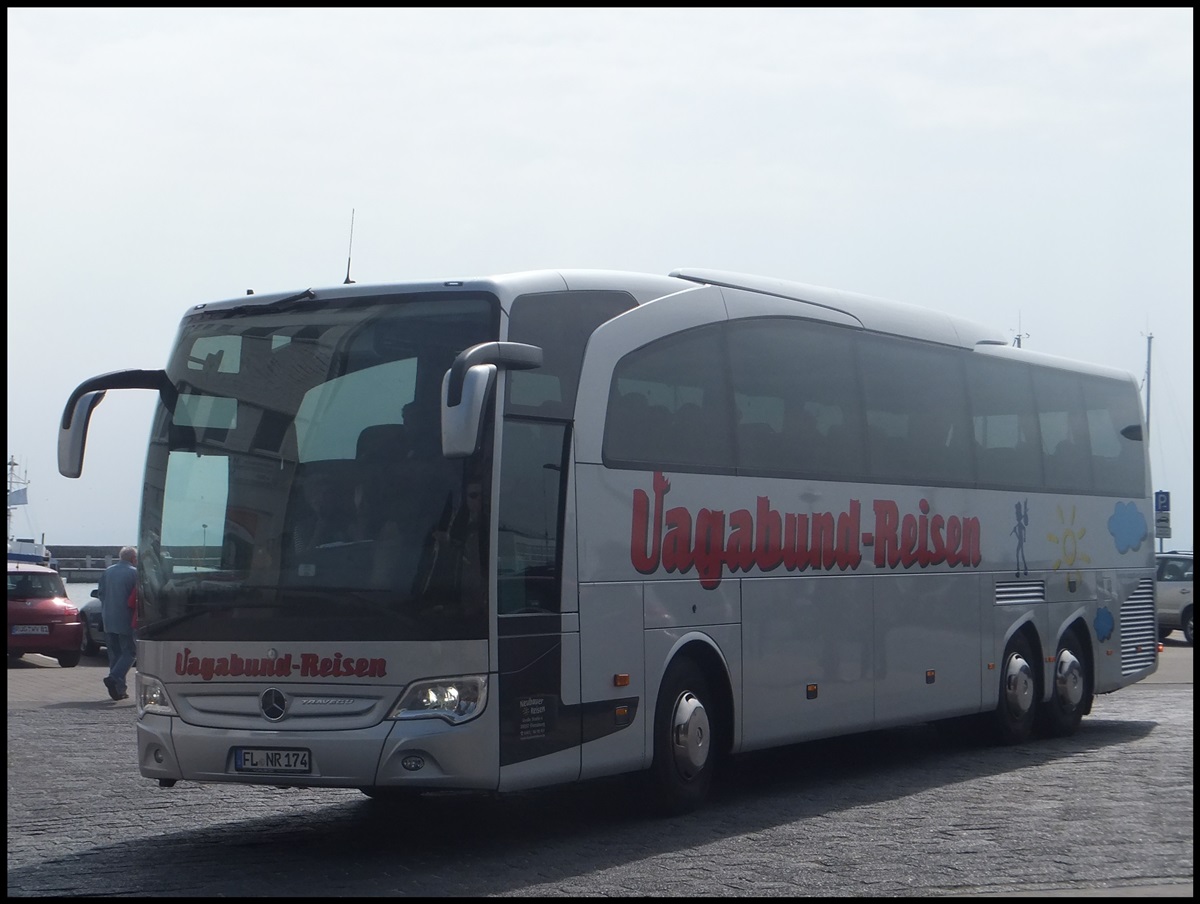 Mercedes Travego von Neubauer/Vagabund-Reisen aus Deutschland im Stadthafen Sassnitz.