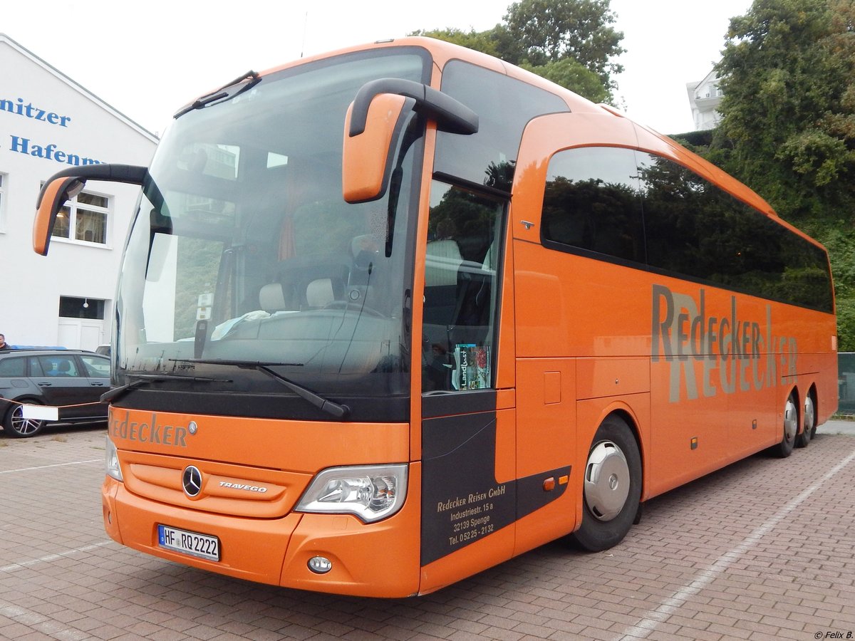 Mercedes Travego von Redecker aus Deutschland im Stadthafen Sassnitz.