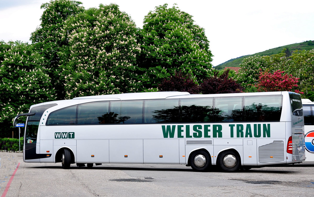 Mercedes Travego vom Reisebro Welser aus Obersterreich in Krems gesehen.