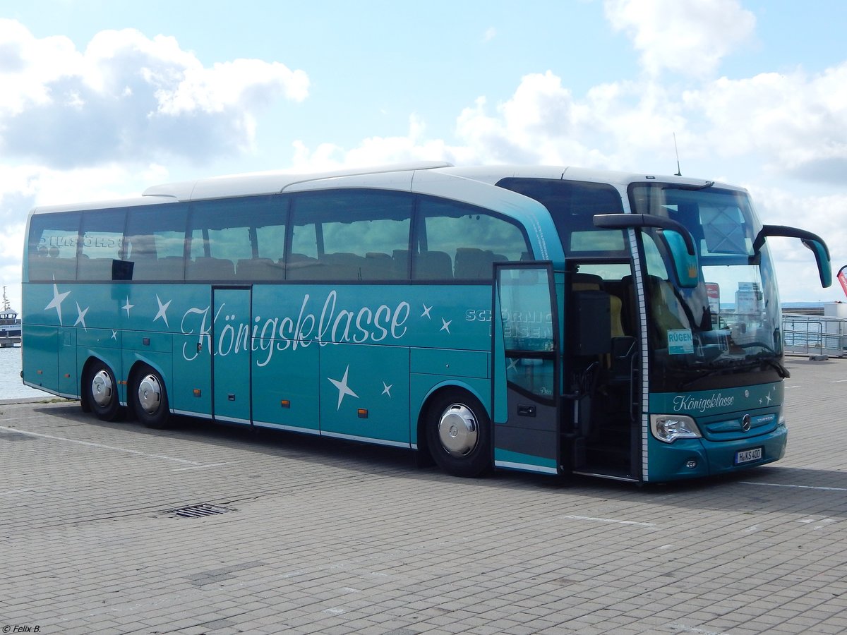 Mercedes Travego von Schörnig aus Deutschland im Stadthafen Sassnitz. 