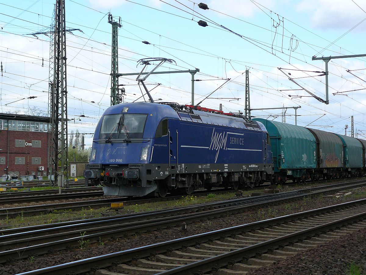 MGW Service Lok 183 500-8 Oberhausen West 17-04-2015.

MGW Service locomotief 183 500-8 Oberhausen West 17-04-2015.
