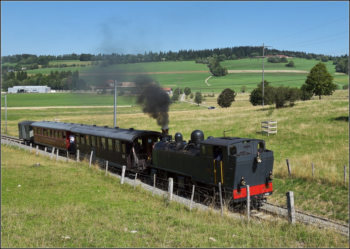 Mit der E 206 nach Tavannes. La Traction Sonderzug hat Le Noirmont verlassen. August 2019.