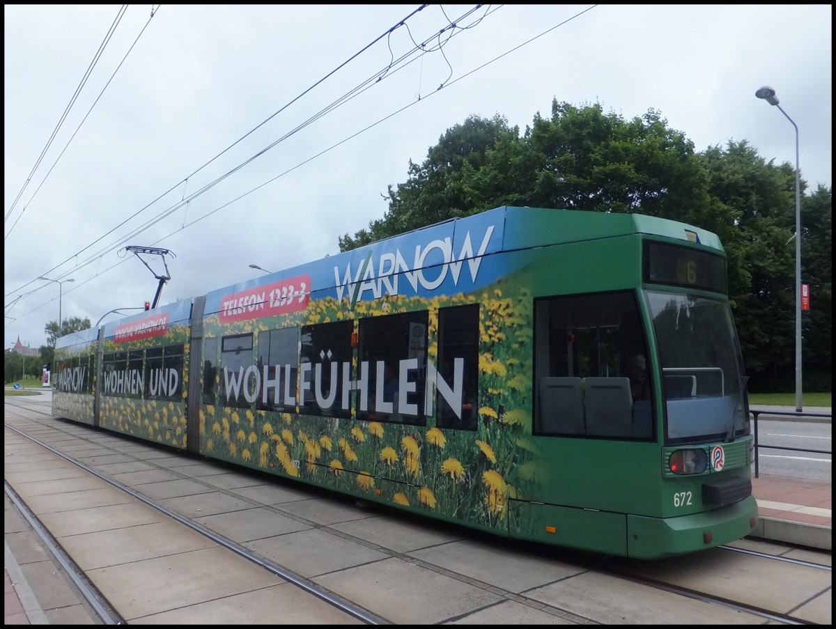 Moderne Stra�enbahn in Rostock.