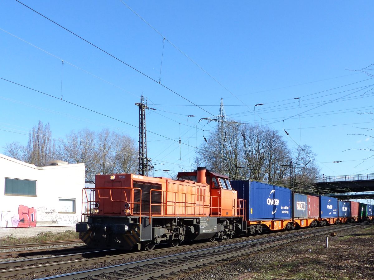 MRCE Diesellok 1275 870-4 vermietet an Duisport Rail GmbH (92 80 1275 870-4 D-BUVL) Hoffmannstrasse, Oberhausen 12-03-2020.

MRCE dieselloc 1275 870-4 verhuurd aan Duisport Rail GmbH (92 80 1275 870-4 D-BUVL) Hoffmannstrasse, Oberhausen 12-03-2020.