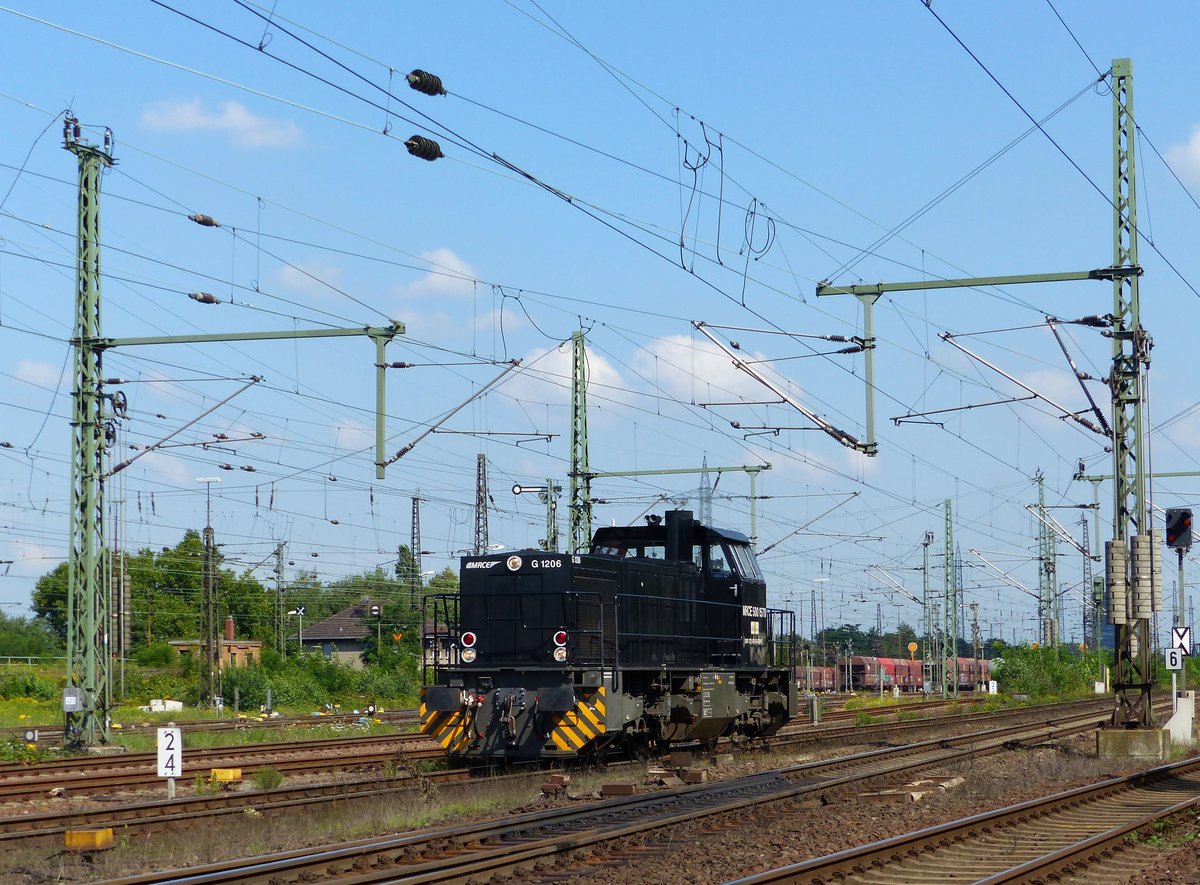 MRCE/MVG Diesellok 500 1570, Oberhausen West 11-09-2015. 

MRCE dieselloc 500 1570 verhuurd aan de MVG, Oberhausen West 11-09-2015.
