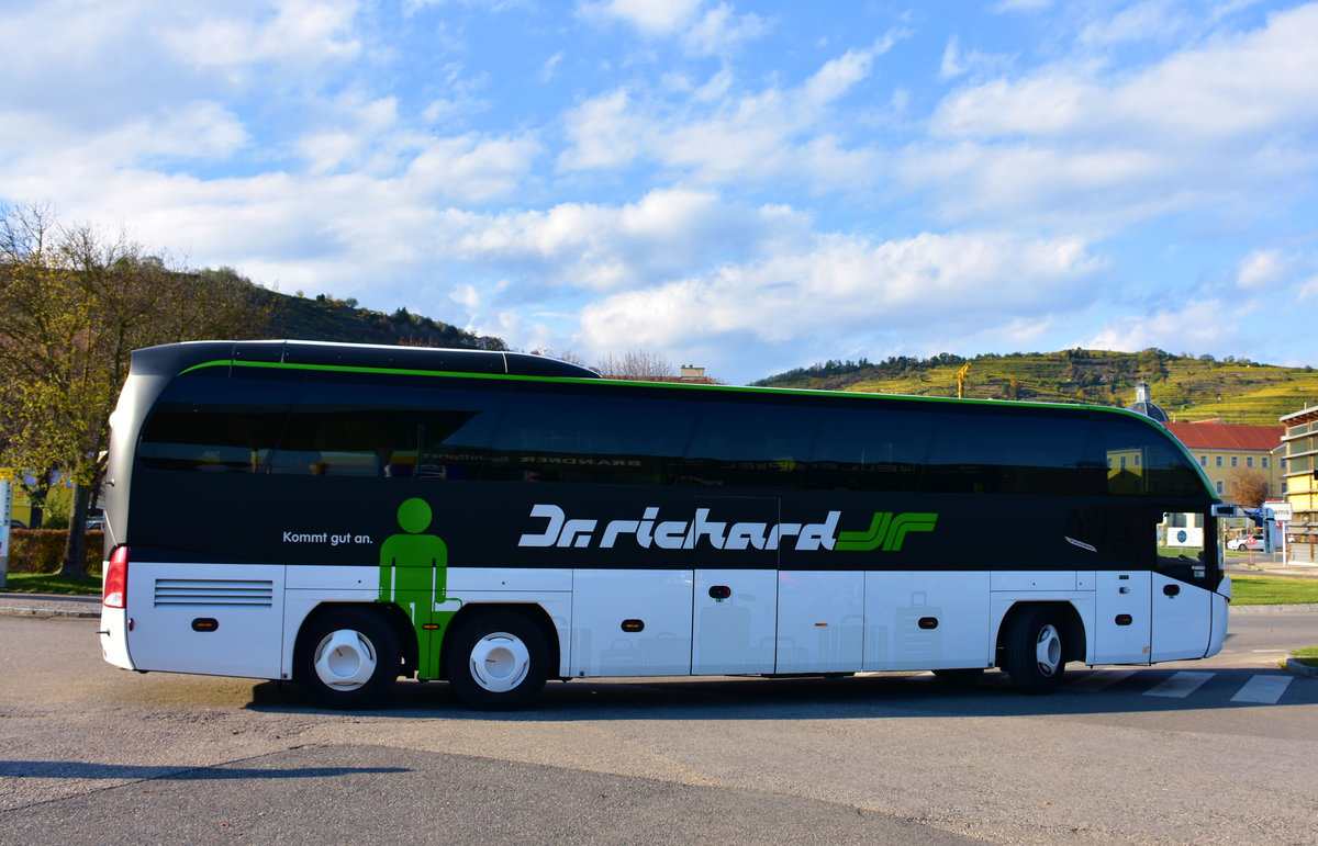 Neoplan Cityliner von Dr. Richard Reisen aus Wien in Krems.