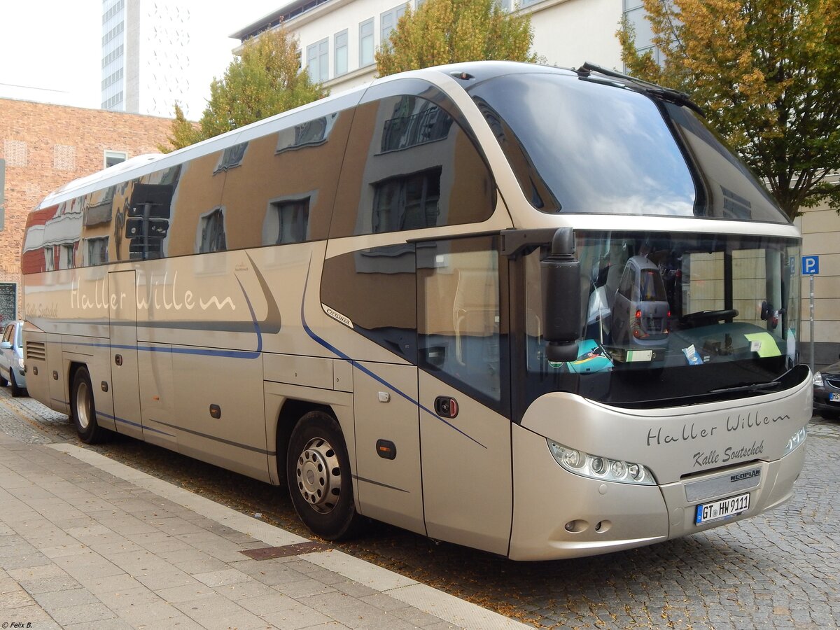 Neoplan Cityliner von Haller Willem Busreisen aus Deutschland in Neubrandenburg.