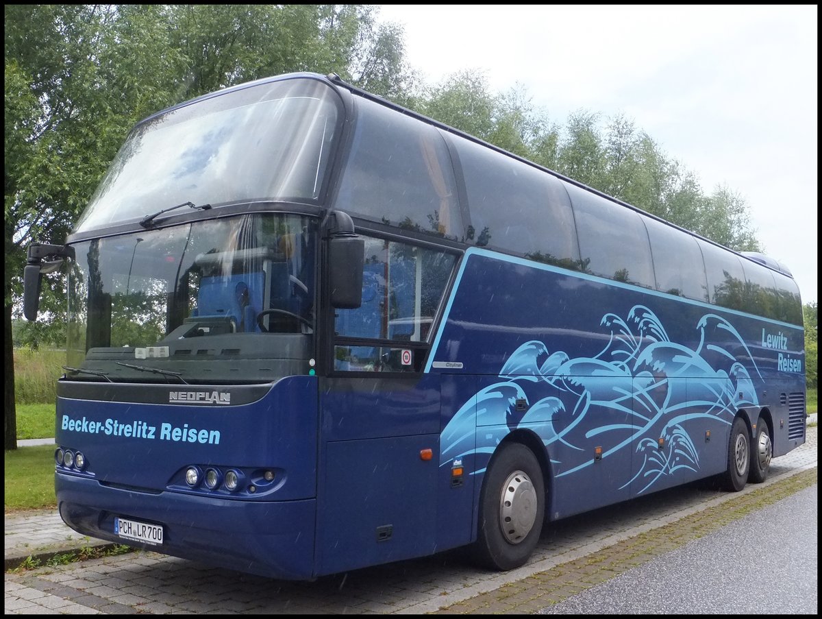 Neoplan Cityliner von Lewitz Reisen aus Deutschland in Rostock.