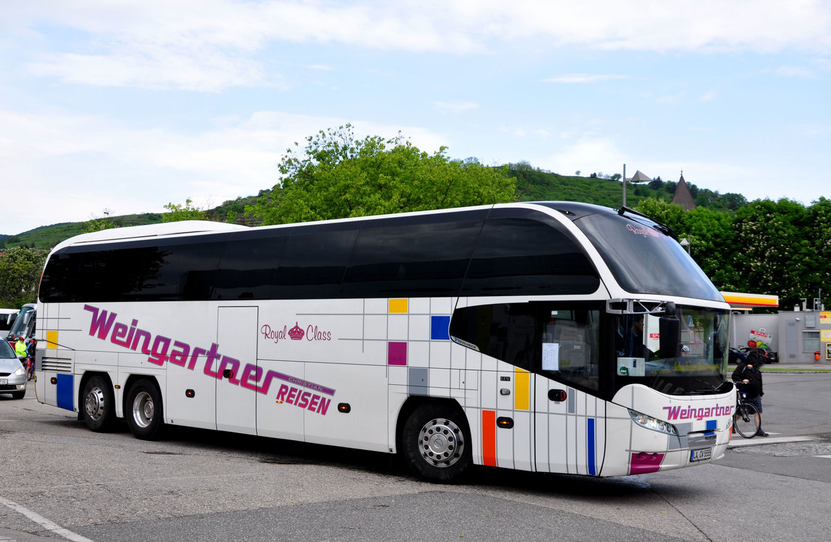 Neoplan Cityliner von Weingartner Reisen aus der BRD in Krems gesehen.