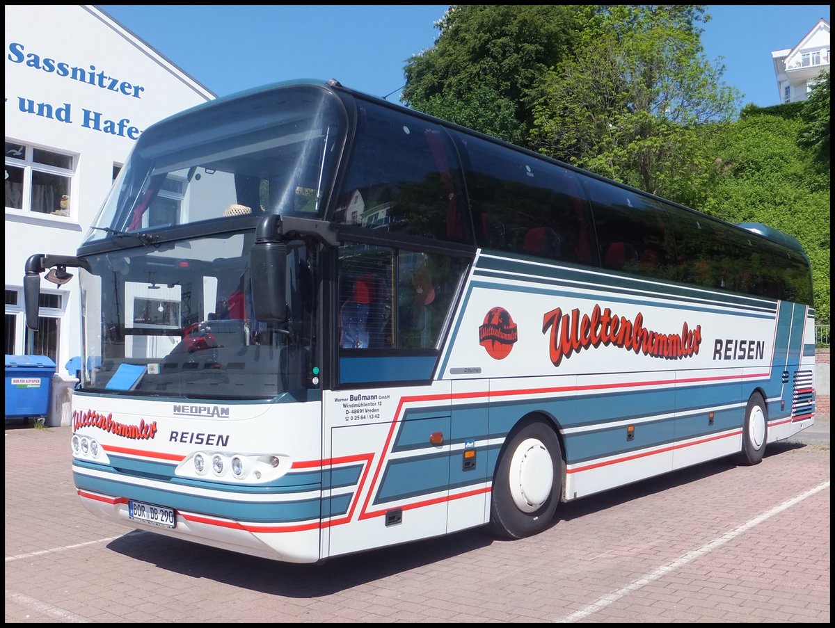 Neoplan Cityliner von Weltenbummler aus Deutschland im Stadthafen Sassnitz.