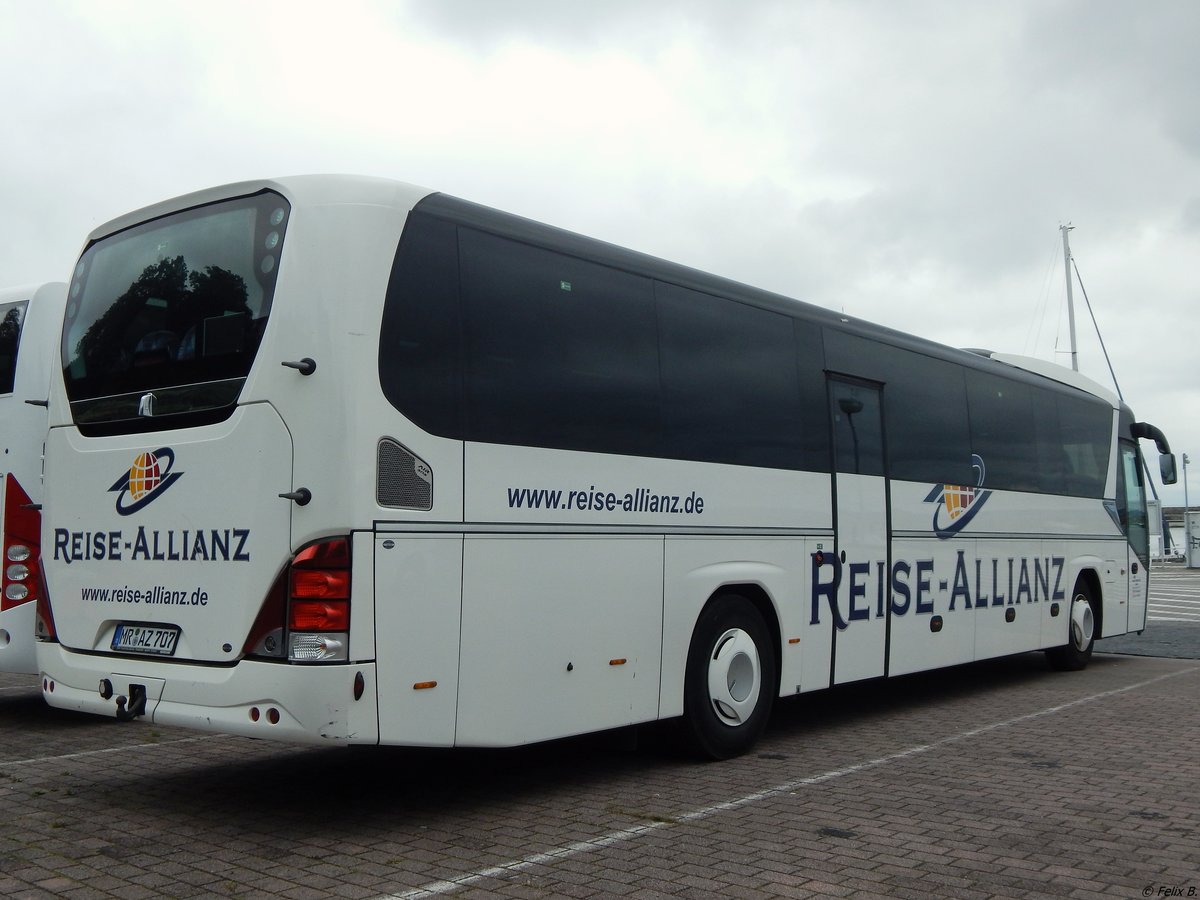 Neoplan Jetliner von Reise-Allianz/Nau aus Deutschland im Stadthafen Sassnitz.