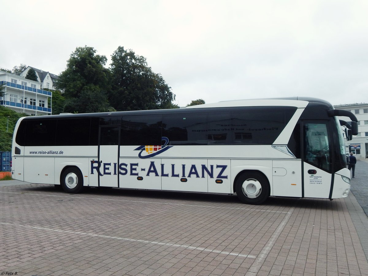 Neoplan Jetliner von Reise-Allianz/Nau aus Deutschland im Stadthafen Sassnitz.