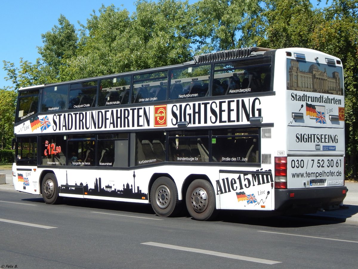 Neoplan N4026/3 von Der Tempelhofer aus Deutschland in Berlin. 