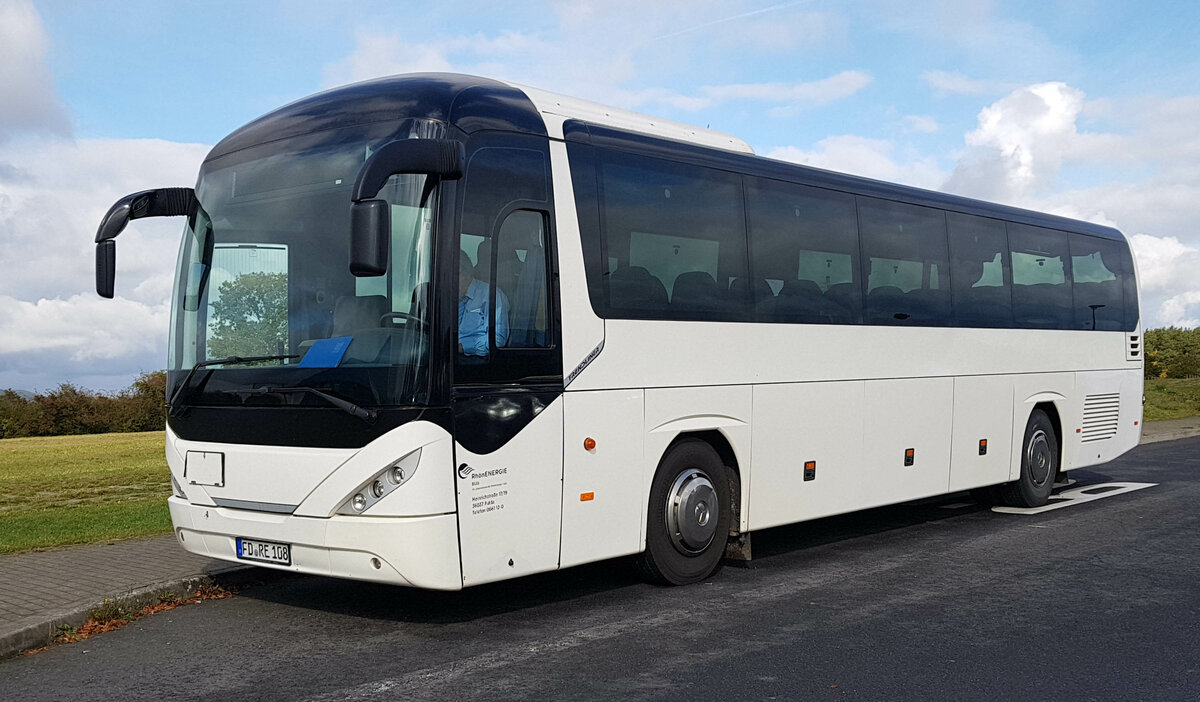 Neoplan Trendliner von RhoenEnergie steht an der Gedenkstätte Point Alpha, 10-2021