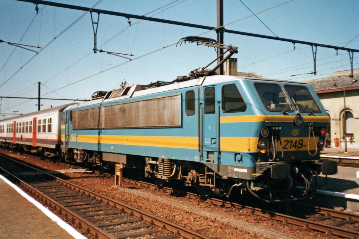 NMBS 2149 steht am 17 Juli 1997 in Hasselt.