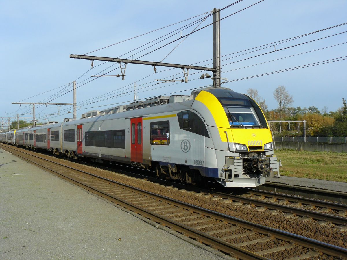 NMBS TW 08 097 und 506 Gleis 4 Antwerpen Noorderdokken 31-10-2014.

NMBS motorstellen 08 097 en 506 spoor 4 Antwerpen Noorderdokken 31-10-2014.