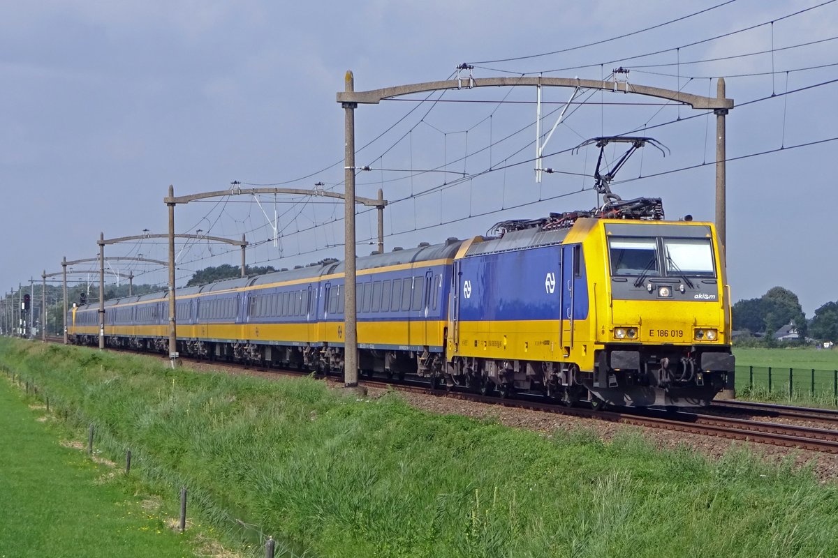 NS 186 019 durcheilt am 16 Augustus 2019 Hulten.