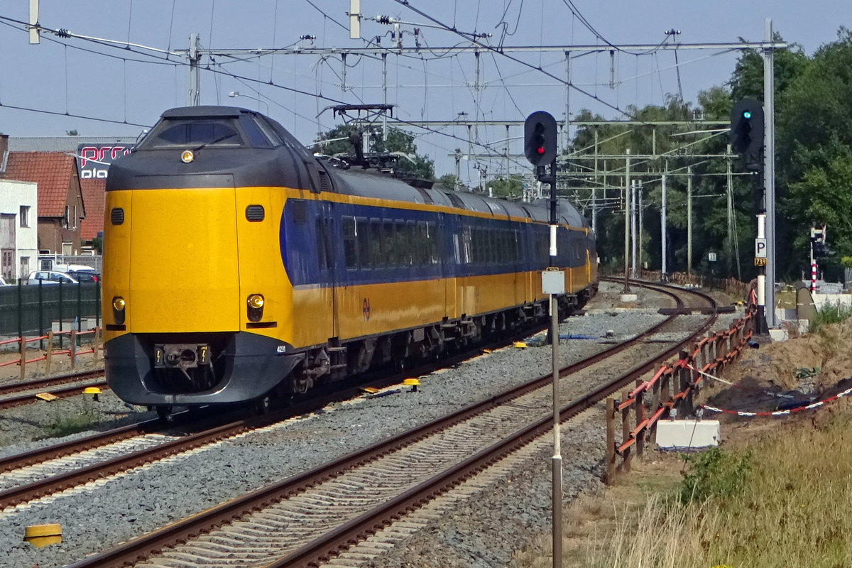 NS 4231 passiert Barneveld Noord am 19 Juli 2019. 