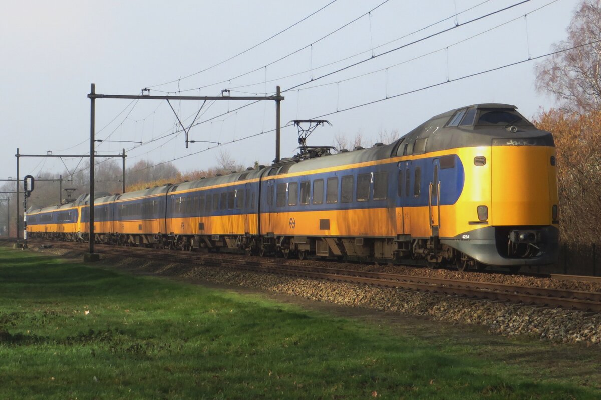 NS 4234 durchfahrt am 10 Februari 2023 Alverna.