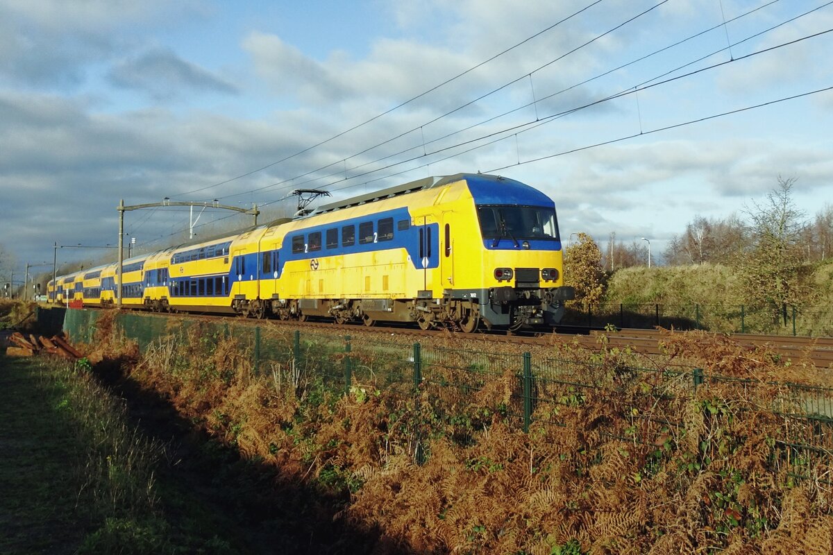 NS 7612 durchfahrt Tilburg-Reeshof am 8 Dezember 2021.