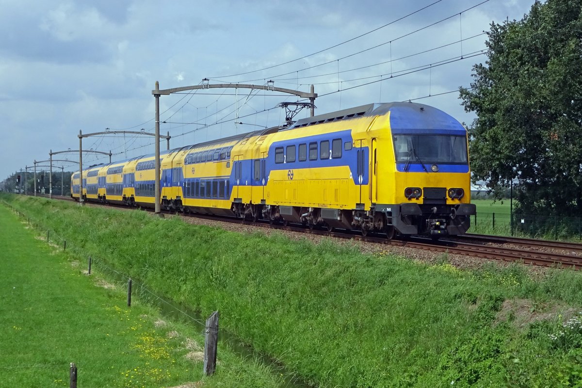 NS 7645 durcheilt Hulten am 16 Augustus 2019.