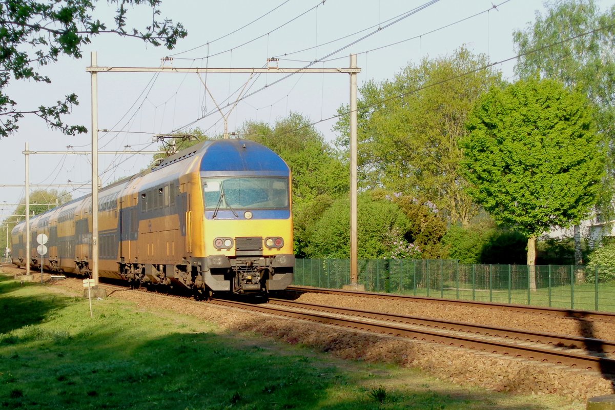 NS 7646 durcheilt Wijchen am 21 April 2019.