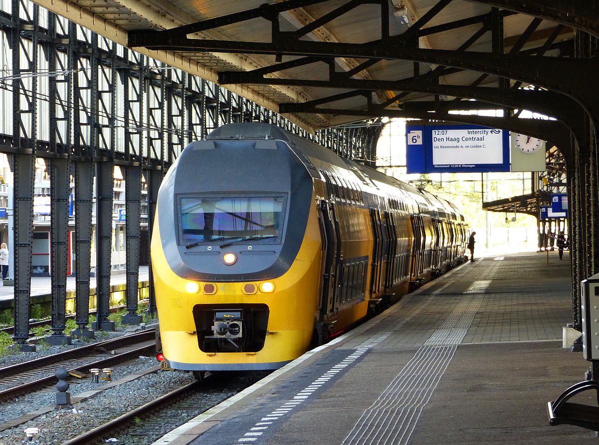 NS DD-IRM-6 Triebzug 8732 Gleis 6 Haarlem 31-10-2018.


NS DD-IRM-6 treinstel 8732 spoor 6 Haarlem 31-10-2018.
