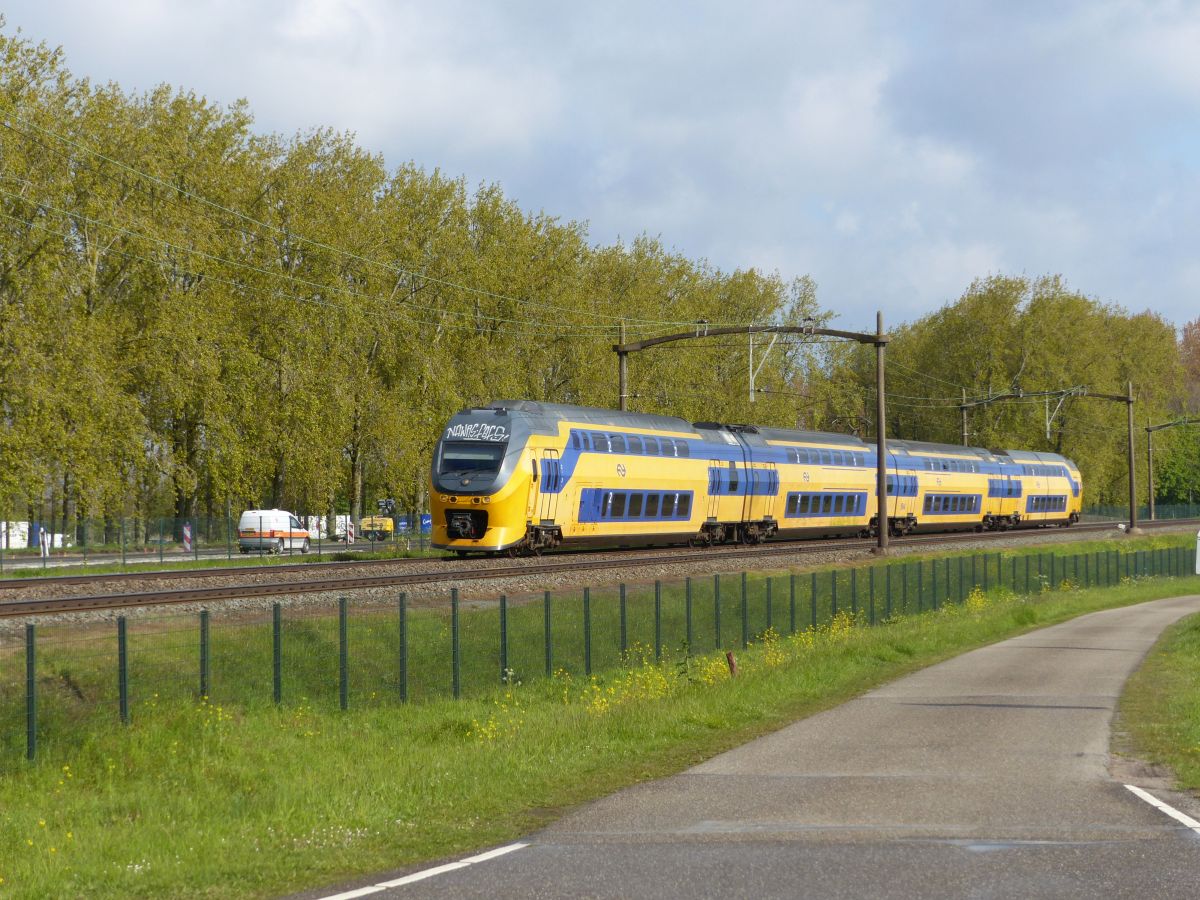 NS DD-IRM-IV Triezug 9544 Polder Oudendijk, Willemsdorp, Dordrecht 07-05-2021.

NS DD-IRM-IV treinstel 9544 Polder Oudendijk, Willemsdorp, Dordrecht 07-05-2021.